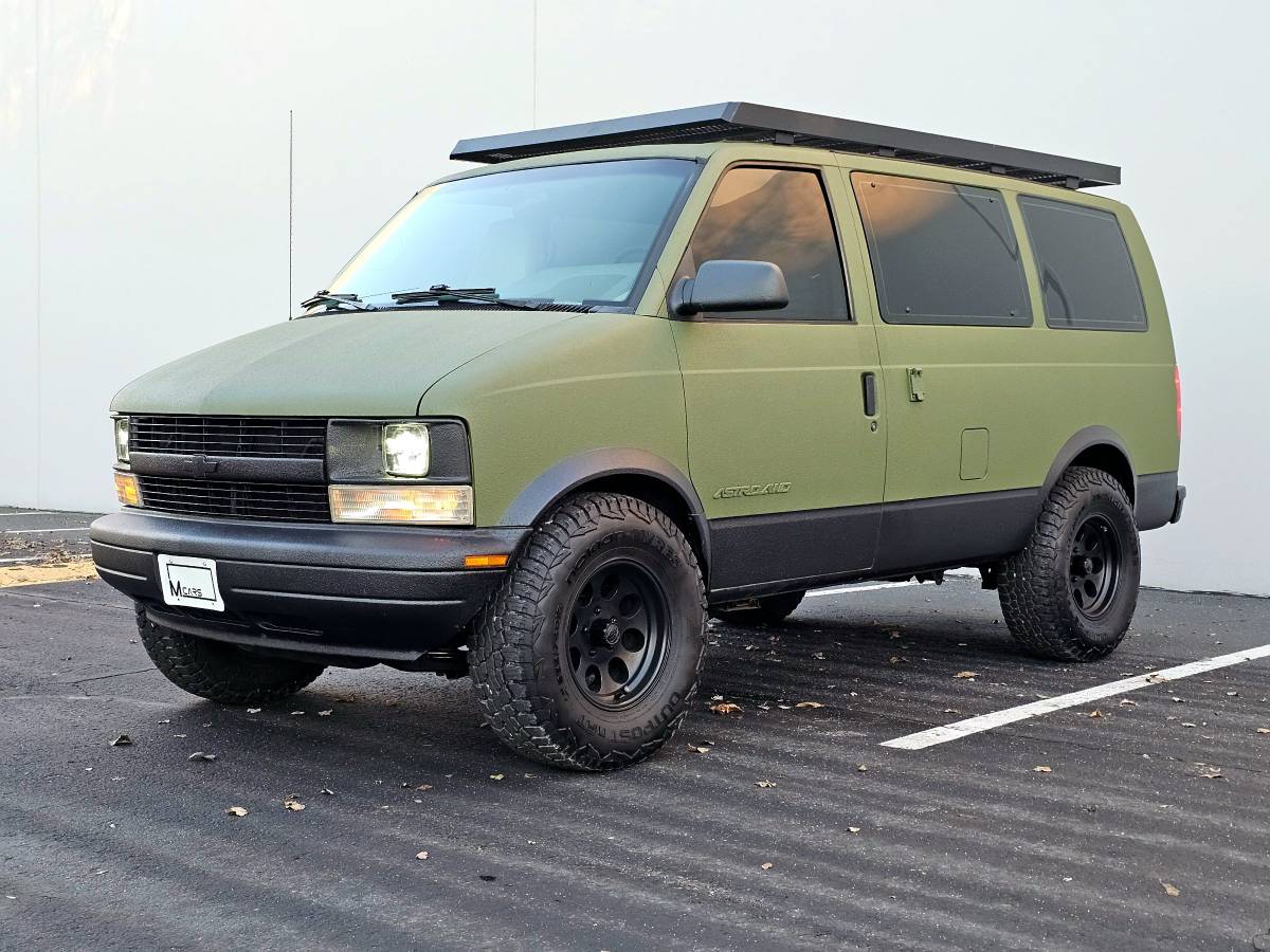 Chevrolet-astro-1995-green-9