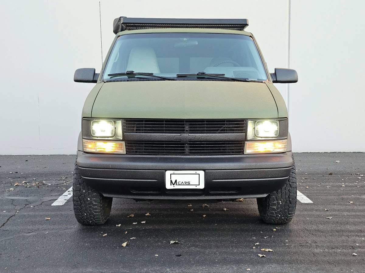 Chevrolet-astro-1995-green