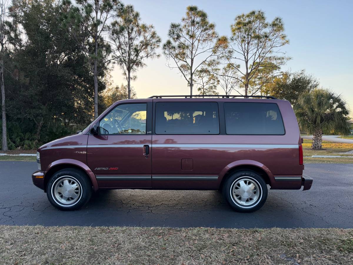 Chevrolet-astro-van-1996-purple-1
