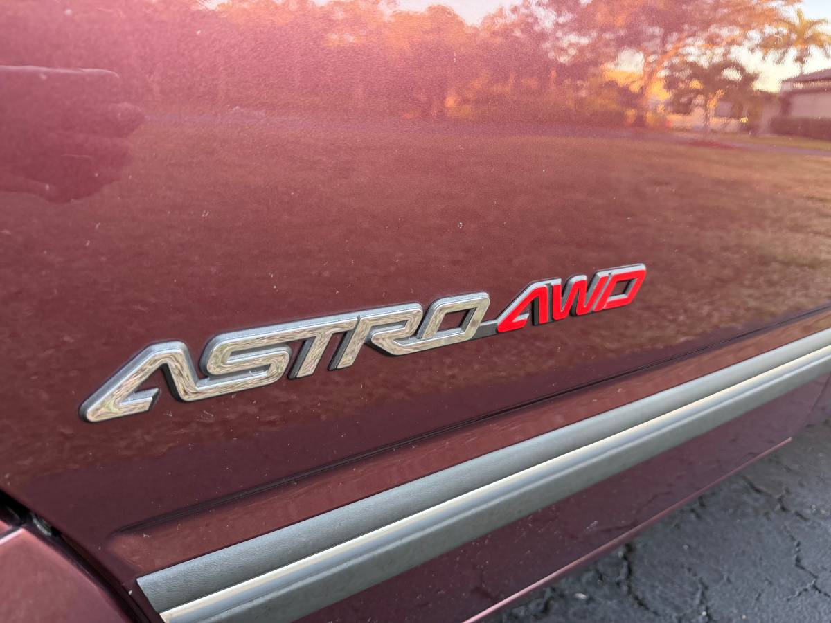 Chevrolet-astro-van-1996-purple-14