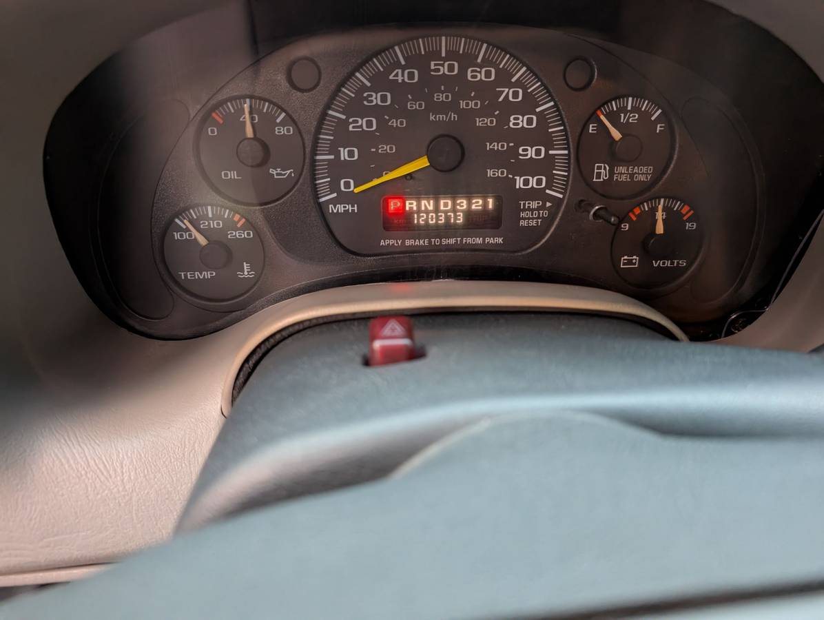 Chevrolet-astro-van-1996-white-11