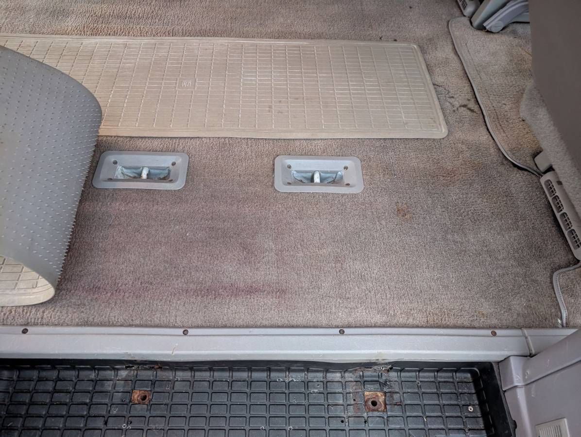 Chevrolet-astro-van-1996-white-14