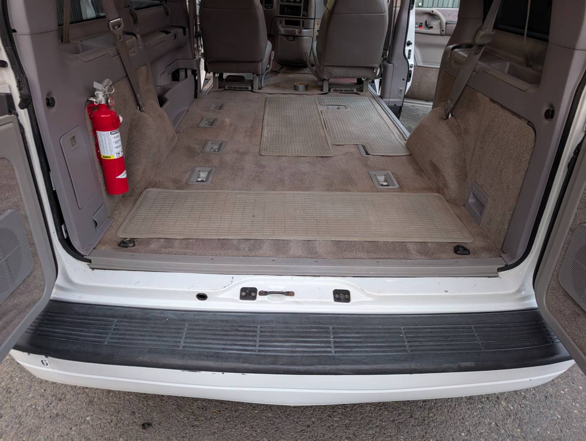 Chevrolet-astro-van-1996-white-15