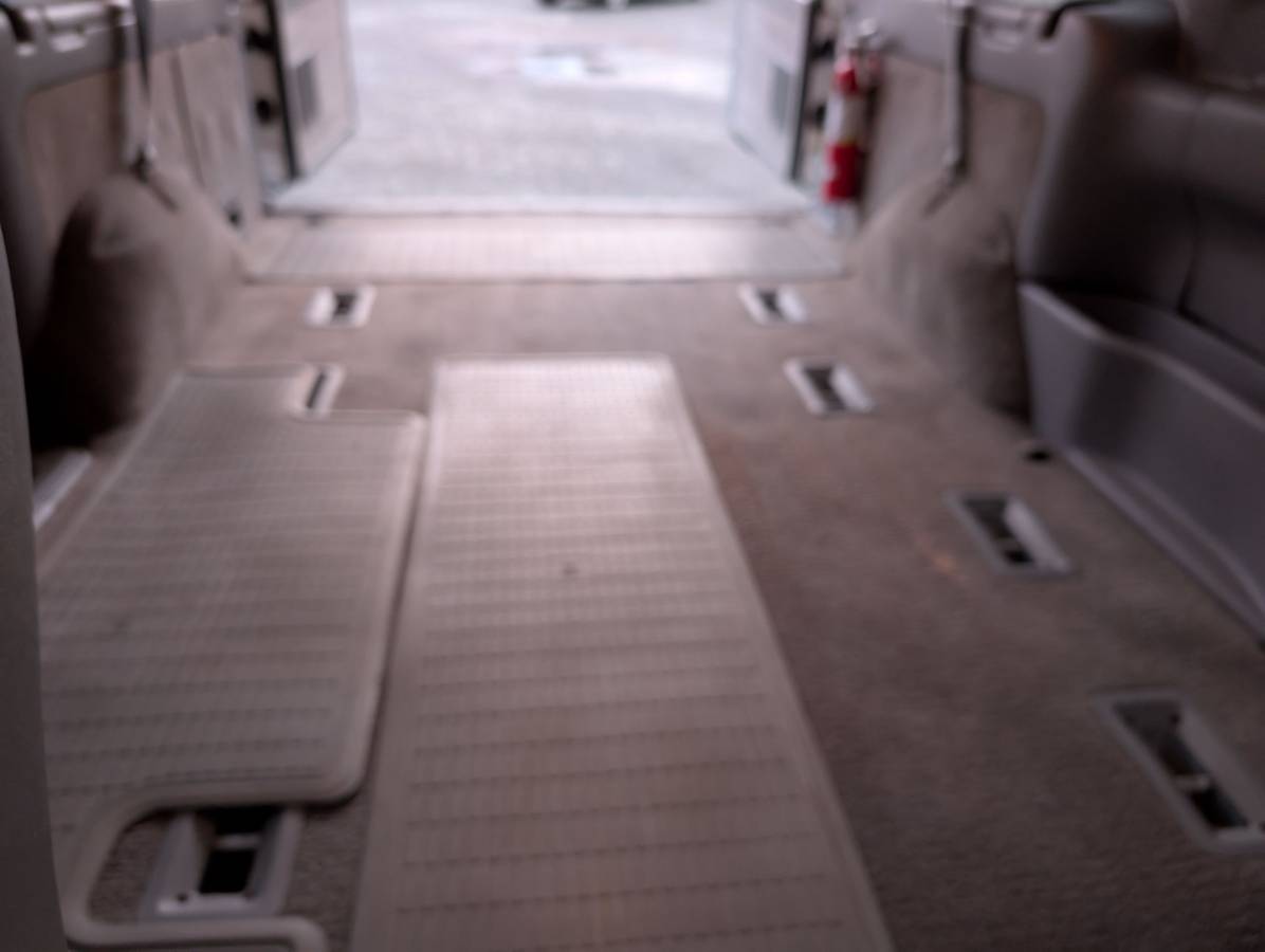 Chevrolet-astro-van-1996-white-4