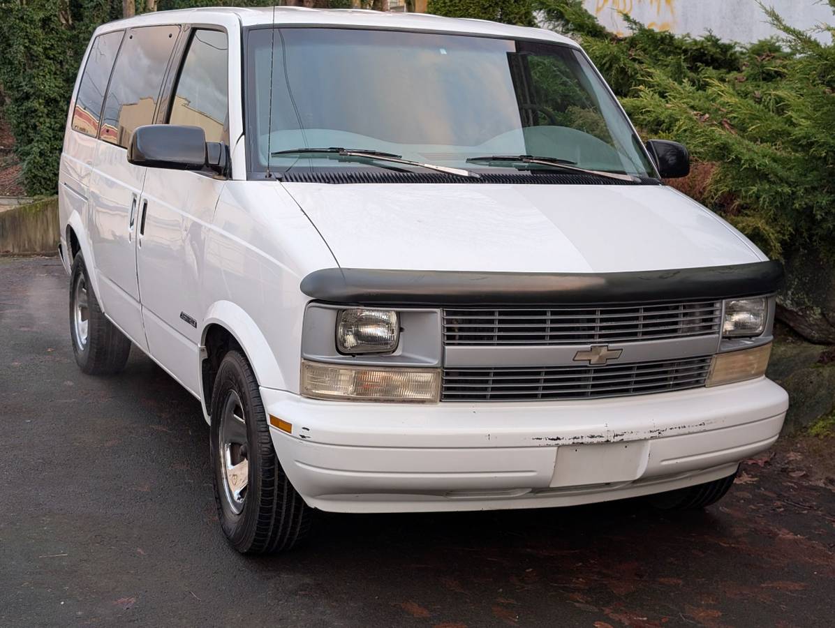 Chevrolet-astro-van-1996-white-6