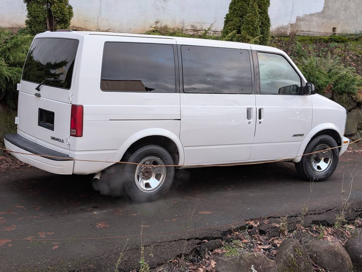 Chevrolet-astro-van-1996-white-7