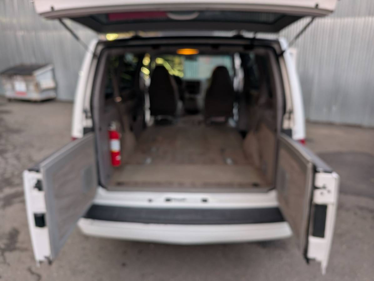 Chevrolet-astro-van-1996-white-8