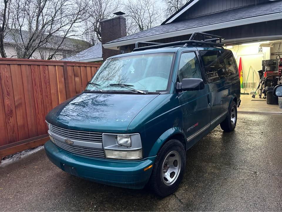 Chevrolet-astro-van-1996