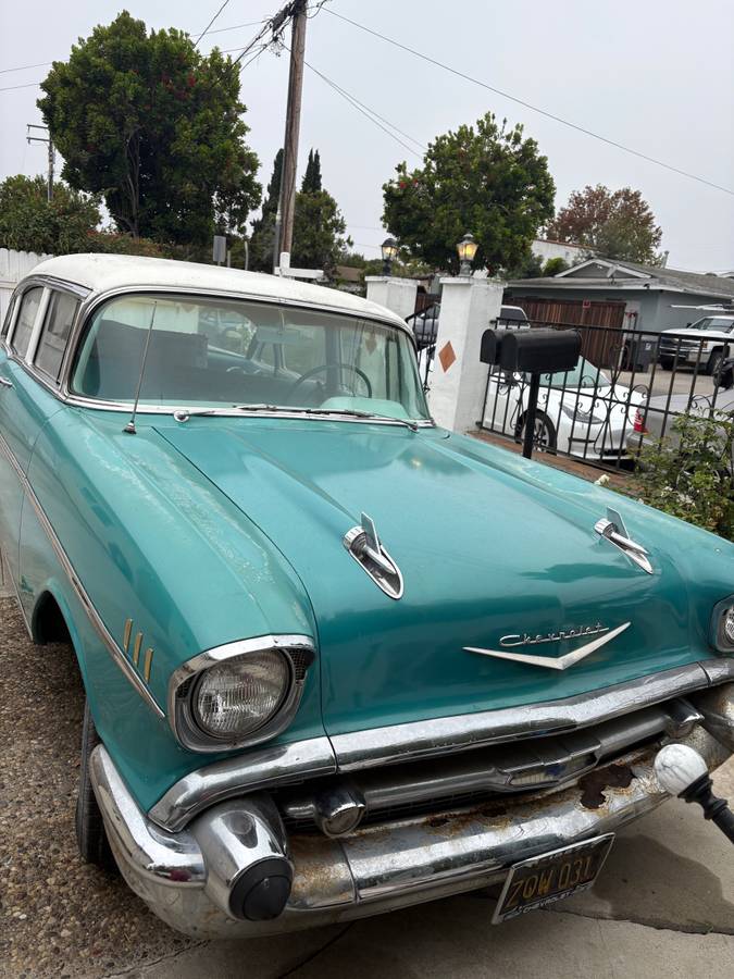 Chevrolet-bel-air-1957-blue-1