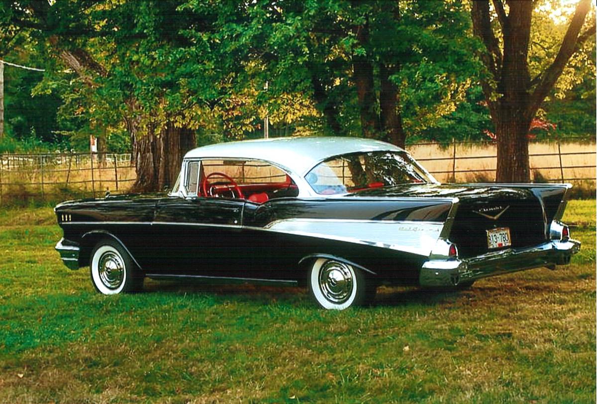 Chevrolet-belair-ht-1957-black-23