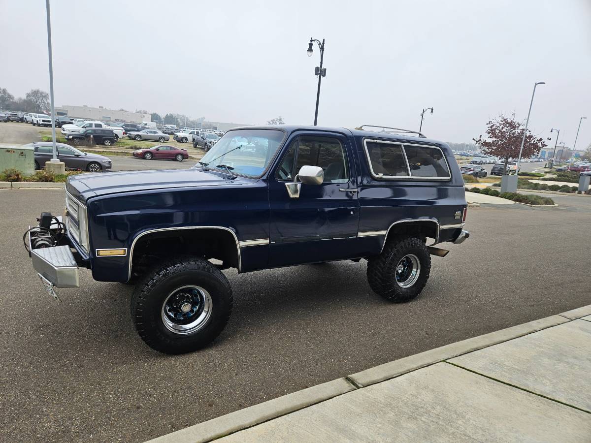 Chevrolet-blazer-1987-blue