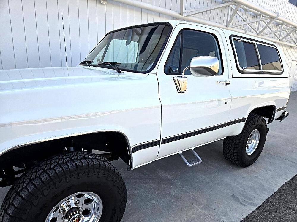 Chevrolet-blazer-1989-white-11