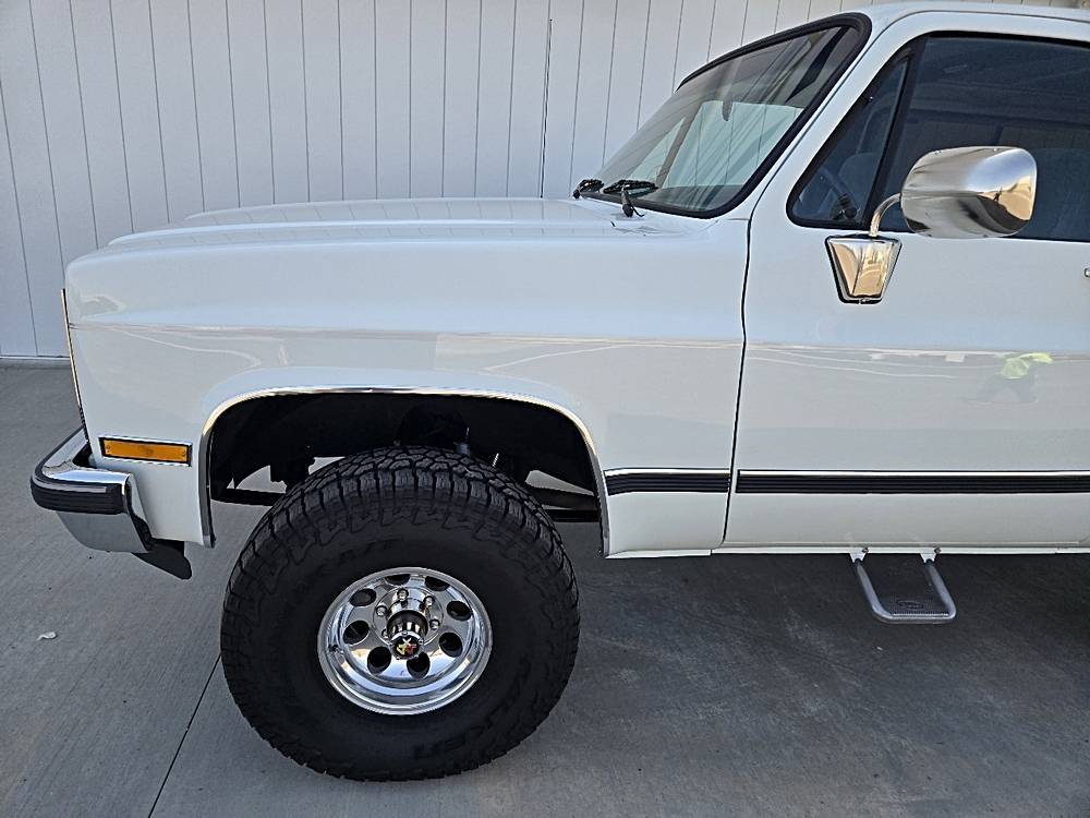 Chevrolet-blazer-1989-white-12