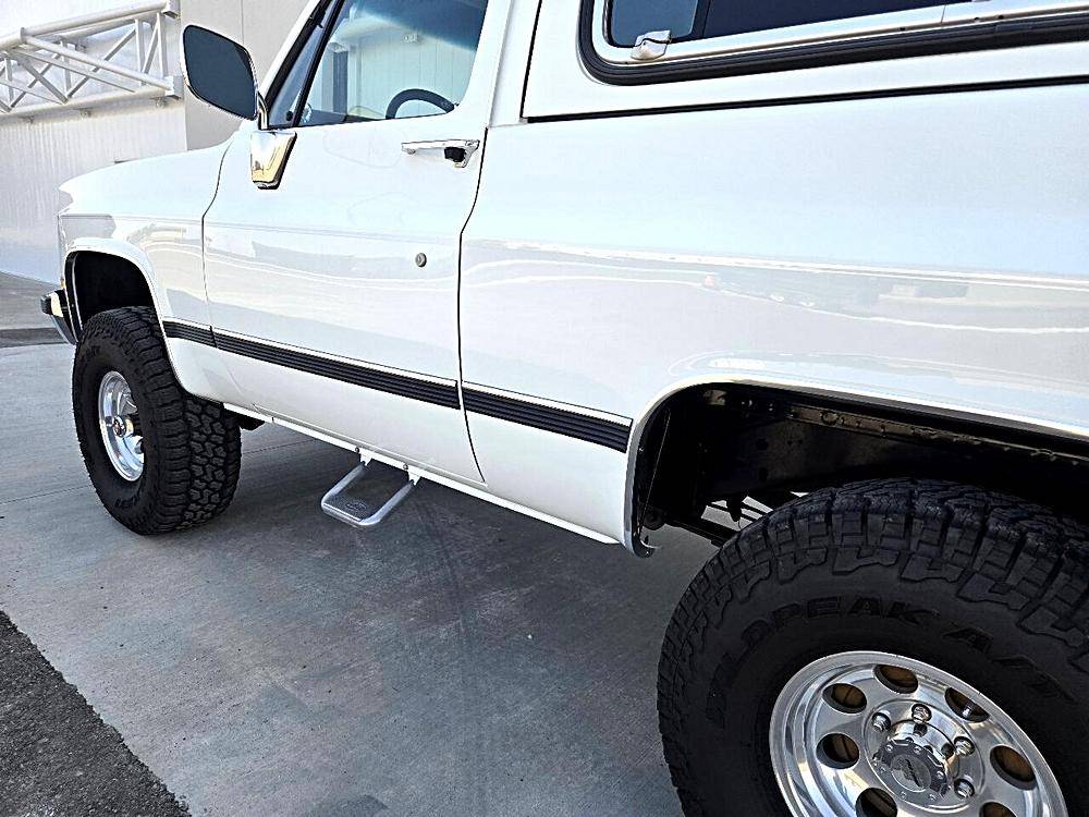 Chevrolet-blazer-1989-white-13