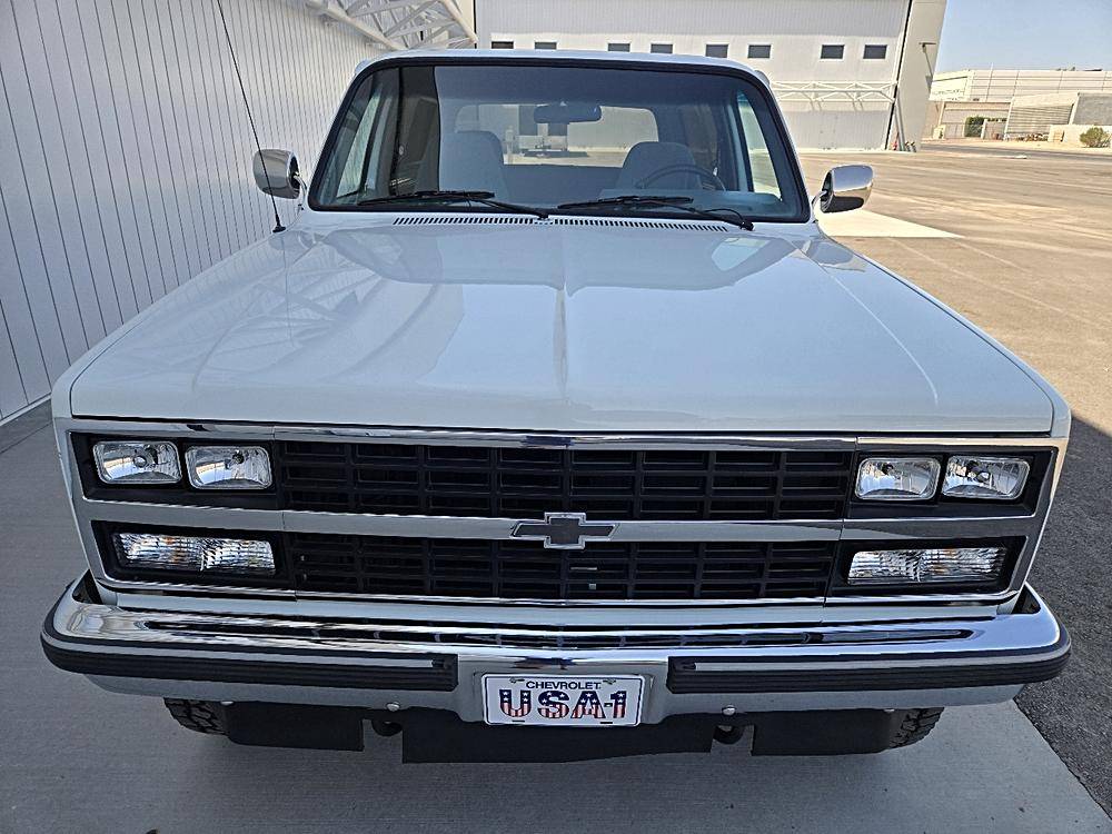 Chevrolet-blazer-1989-white-21