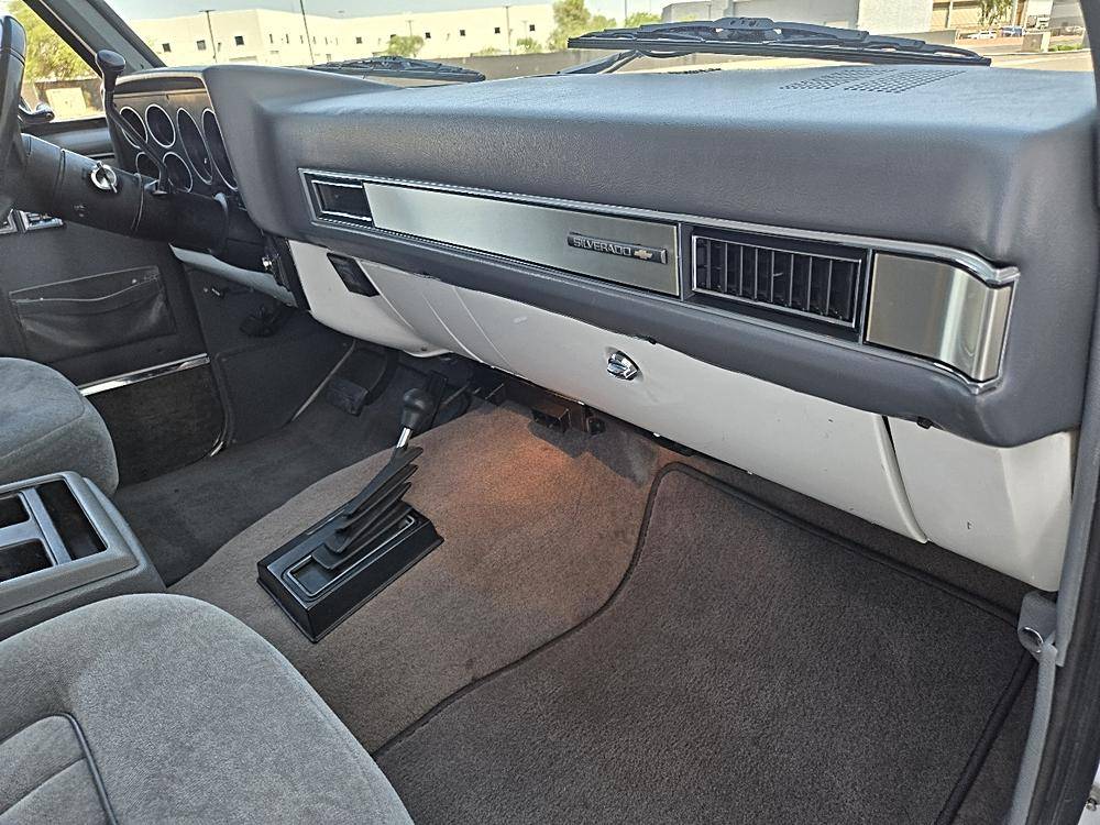 Chevrolet-blazer-1989-white-7