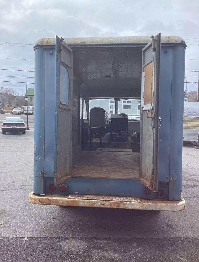 Chevrolet-boyertown-merchandizer-diesel-1958-blue-5