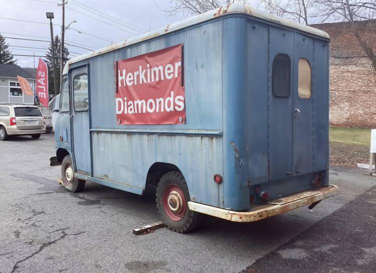 Chevrolet-boyertown-merchandizer-diesel-1958-blue-7