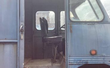 Chevrolet-boyertown-merchandizer-diesel-1958-blue-9