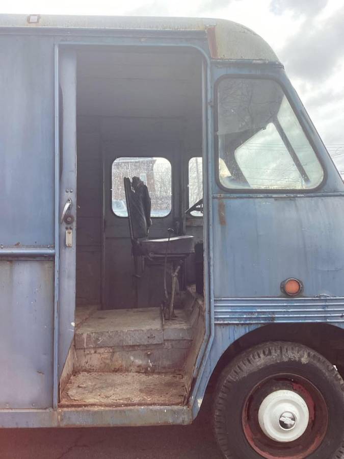 Chevrolet-boyertown-merchandizer-diesel-1958-blue-9