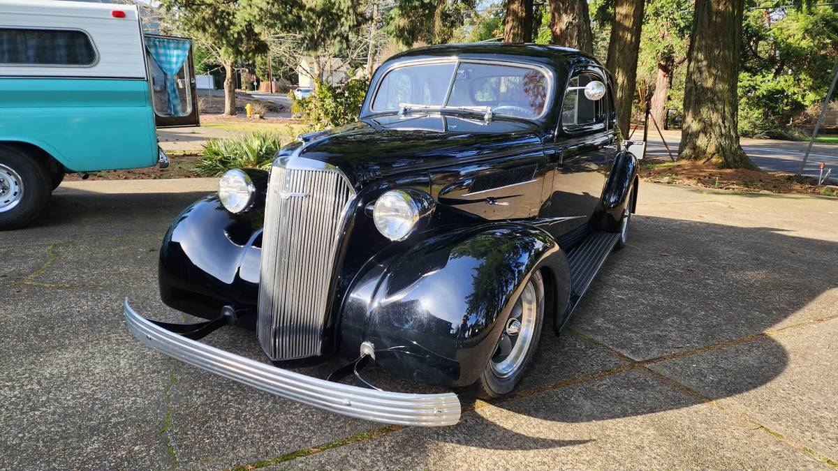 Chevrolet-business-coupe-1937-black-2