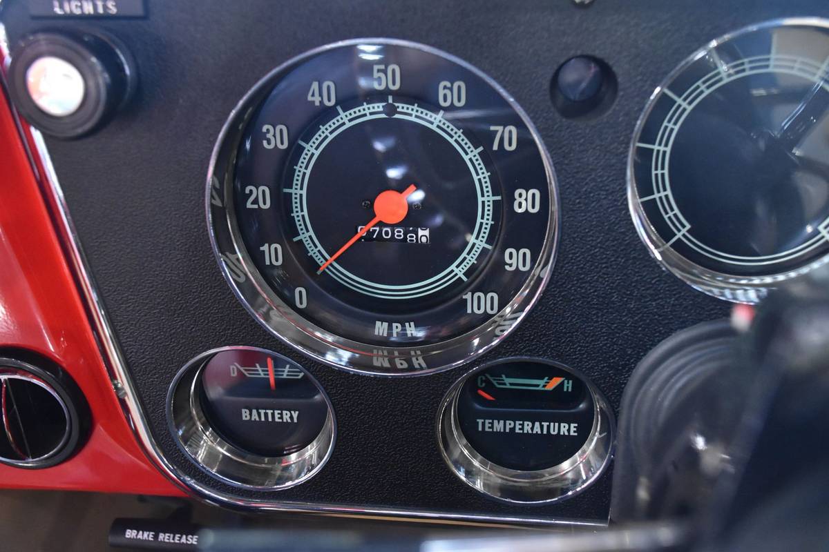 Chevrolet-c-10-1968-red-10