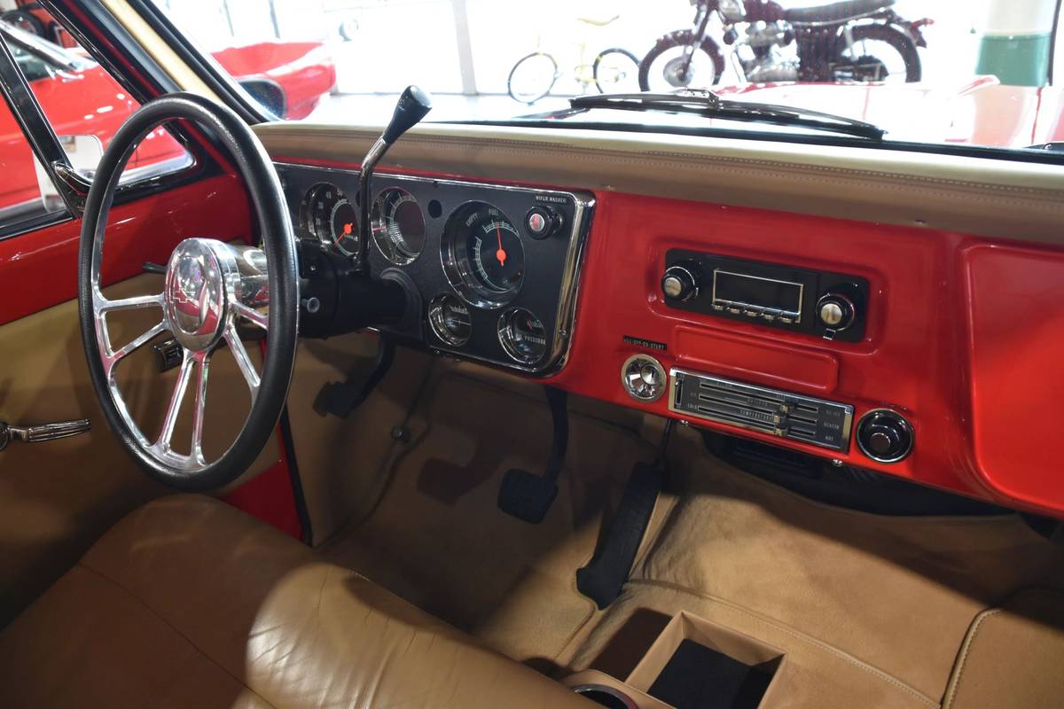 Chevrolet-c-10-1968-red-3