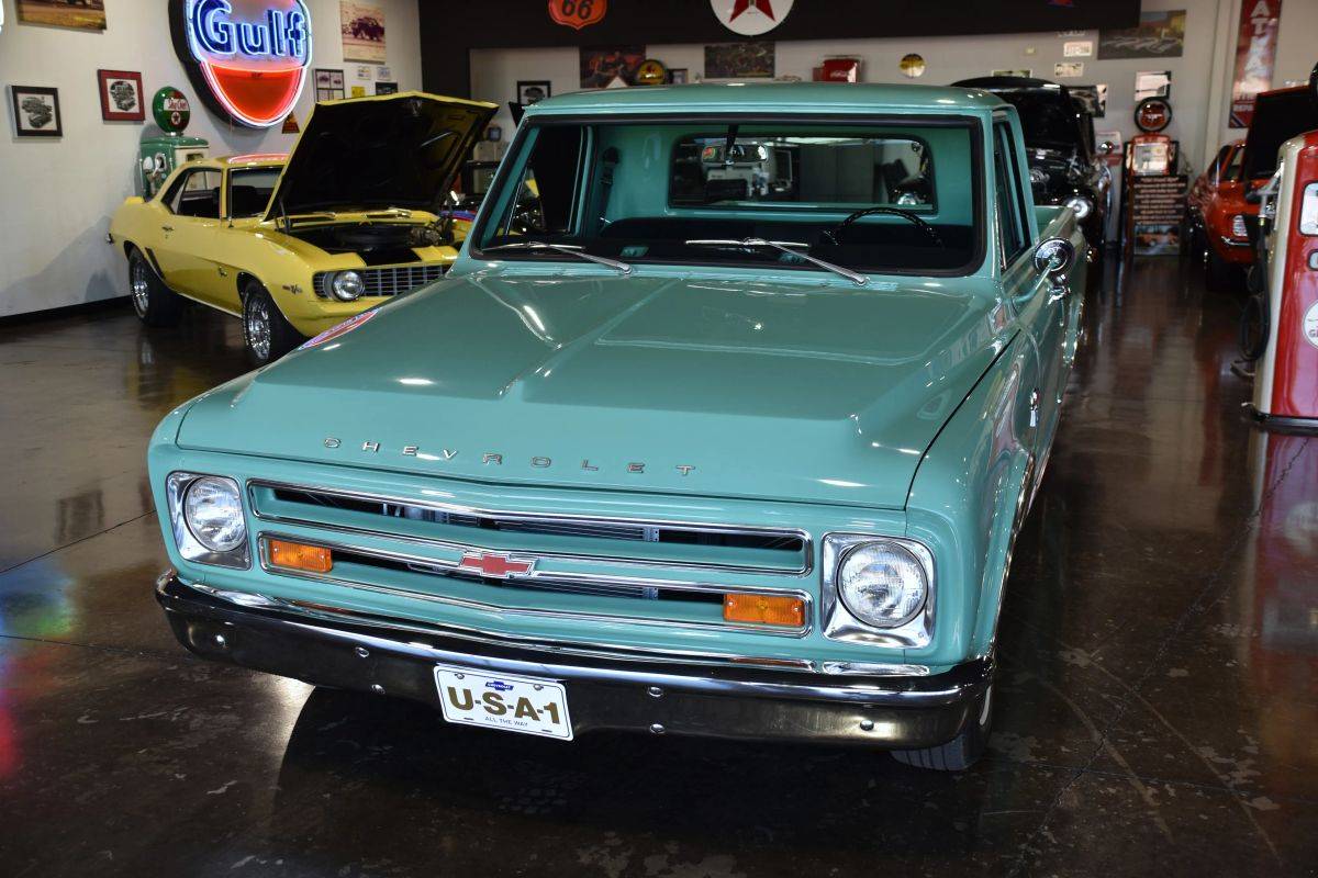 Chevrolet-c10-1967-green-10