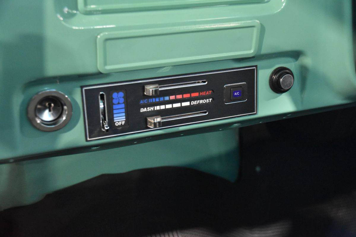Chevrolet-c10-1967-green-13