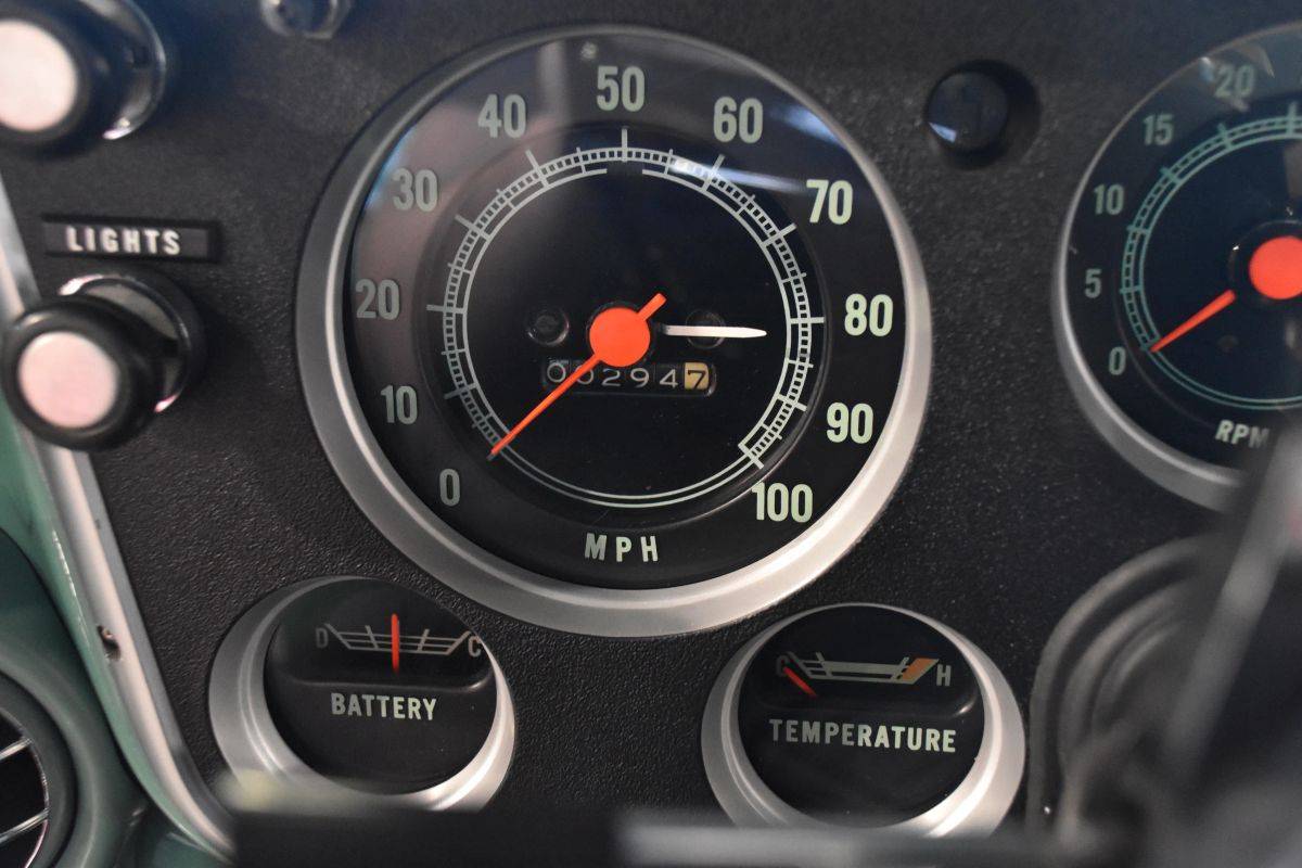 Chevrolet-c10-1967-green-14