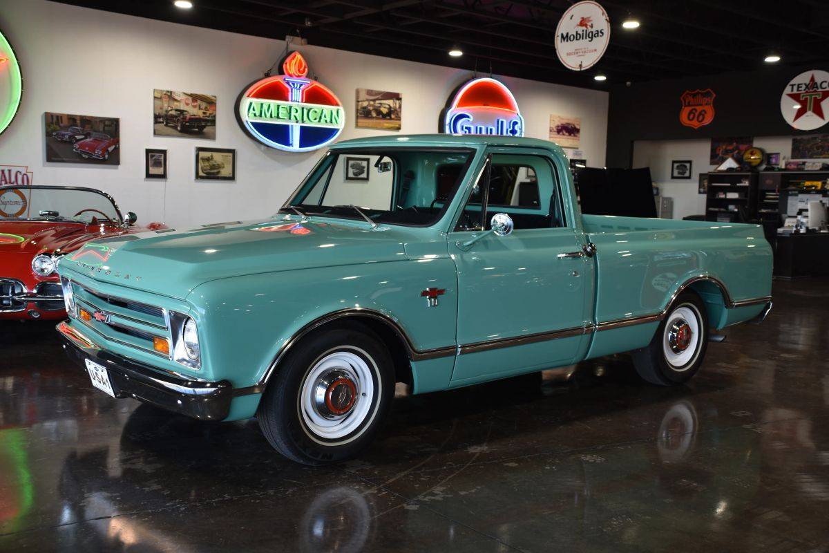 Chevrolet-c10-1967-green-2