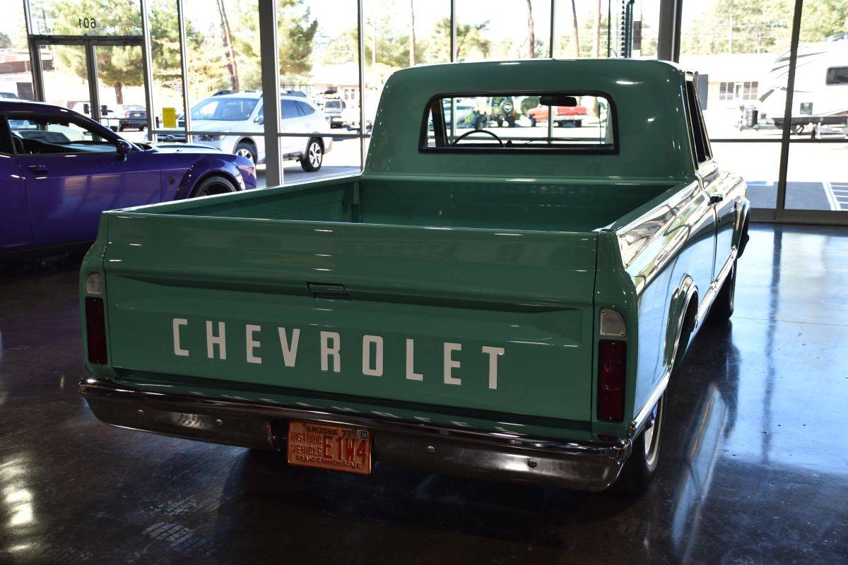 Chevrolet-c10-1967-green-5