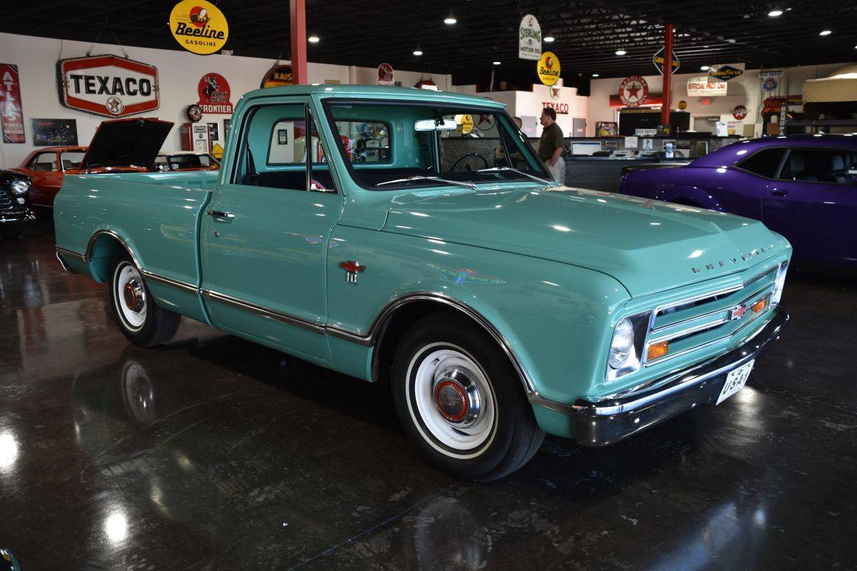 Chevrolet-c10-1967-green-8