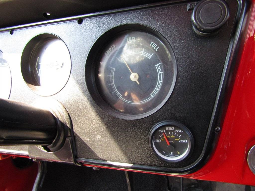 Chevrolet-c10-1970-red-13