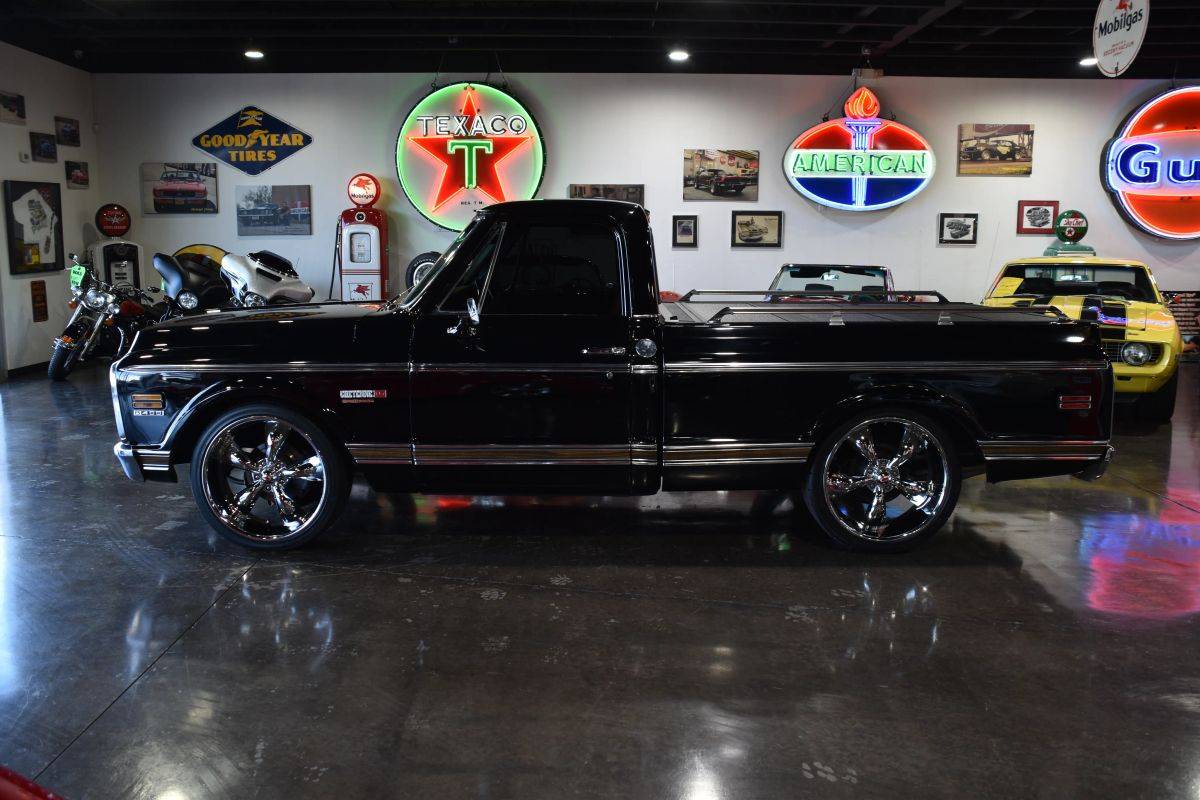 Chevrolet-c10-1971-black-1