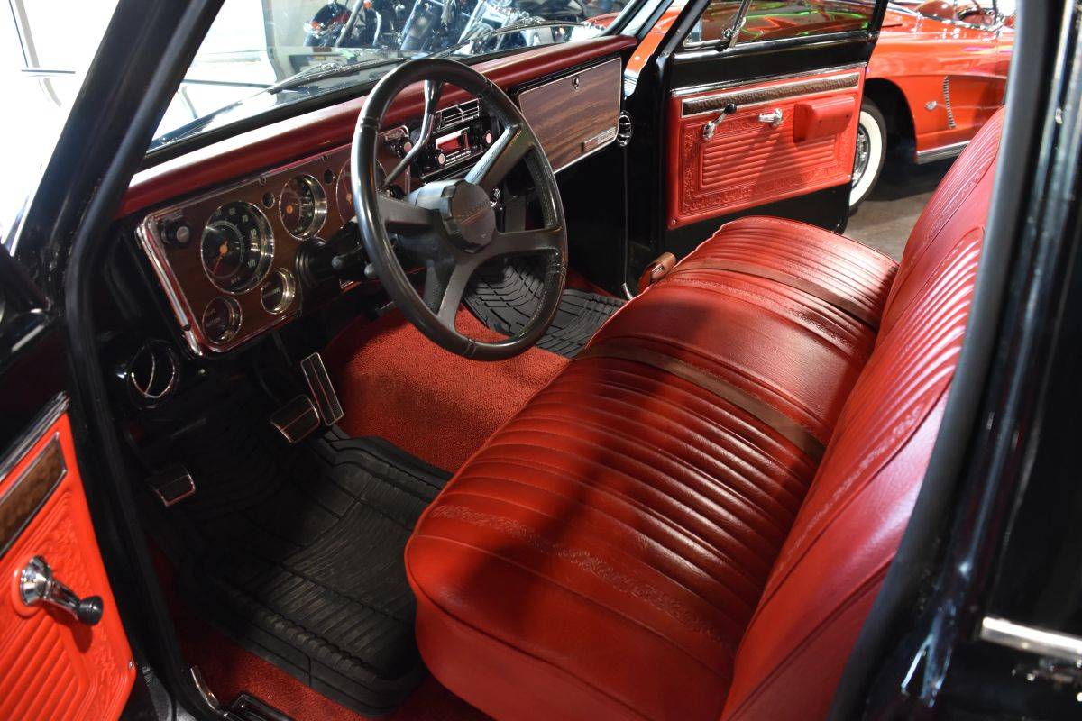 Chevrolet-c10-1971-black-10