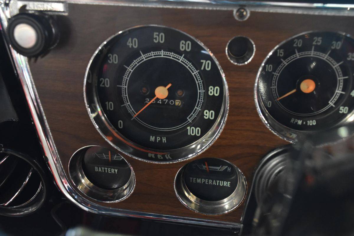 Chevrolet-c10-1971-black-14