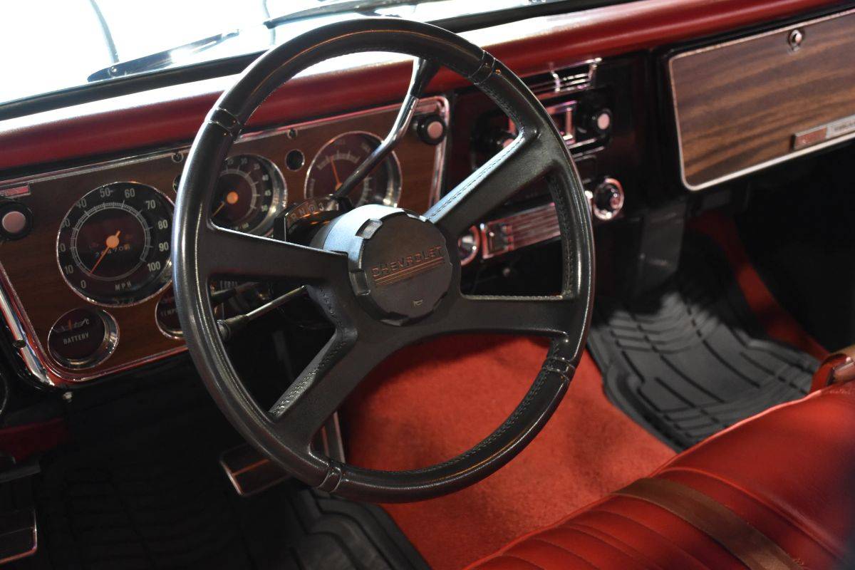 Chevrolet-c10-1971-black-17