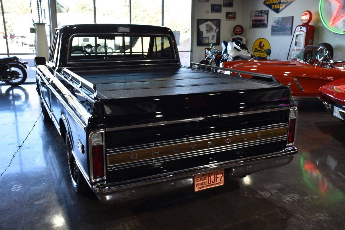 Chevrolet-c10-1971-black-2