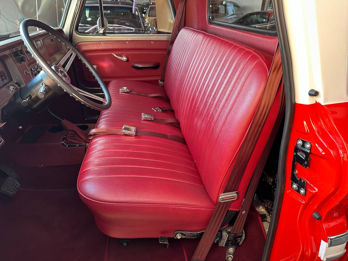 Chevrolet-c10-pickup-1965-11