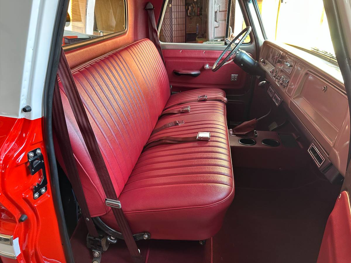 Chevrolet-c10-pickup-1965-13