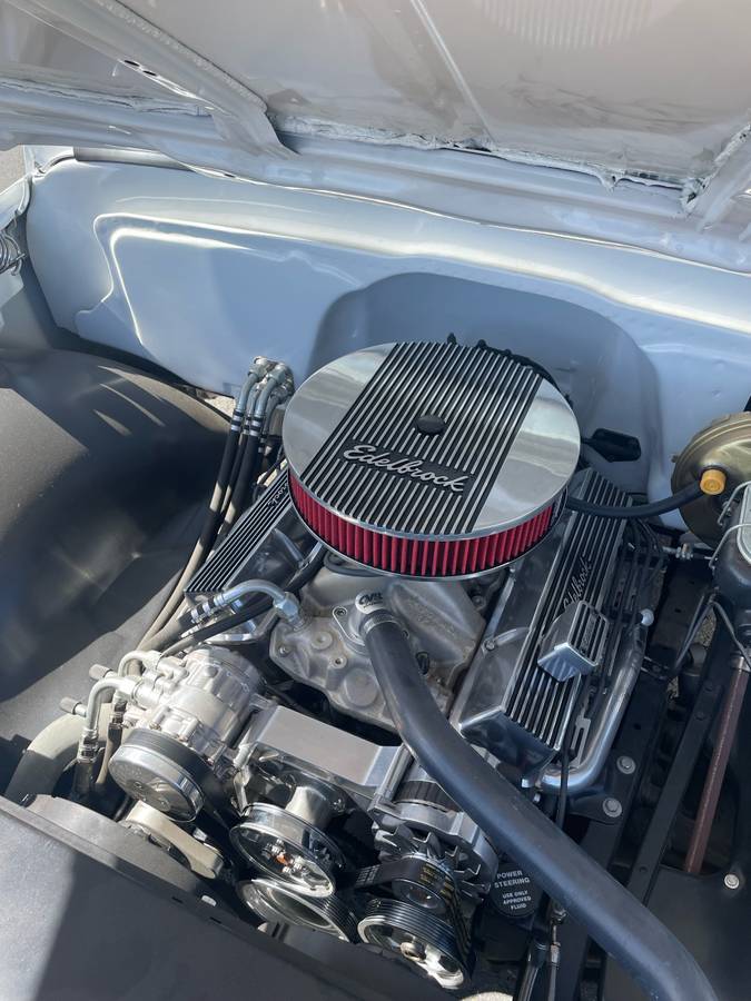 Chevrolet-c10-pickup-1968-white-11