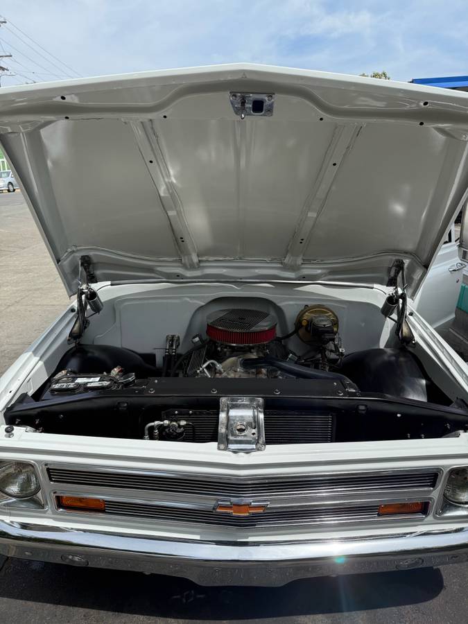 Chevrolet-c10-pickup-1968-white-4