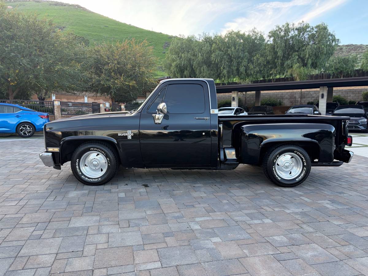 Chevrolet-c10-pickup-1987-black-1