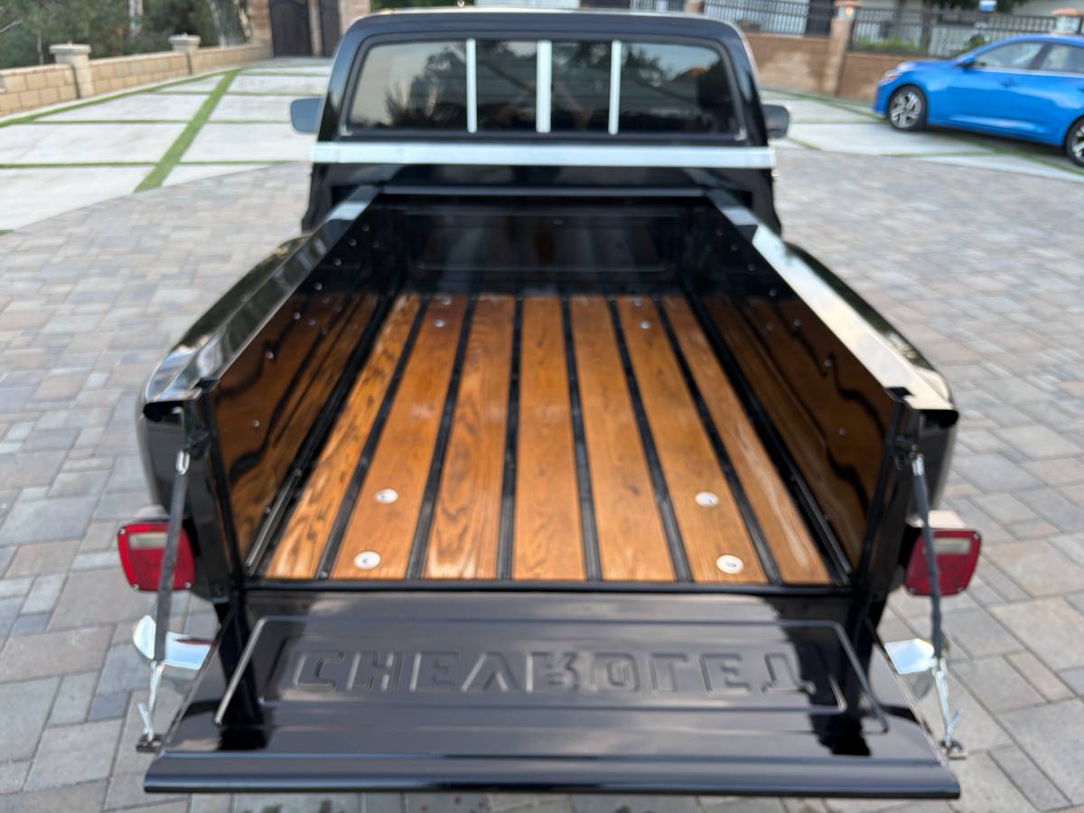 Chevrolet-c10-pickup-1987-black-17