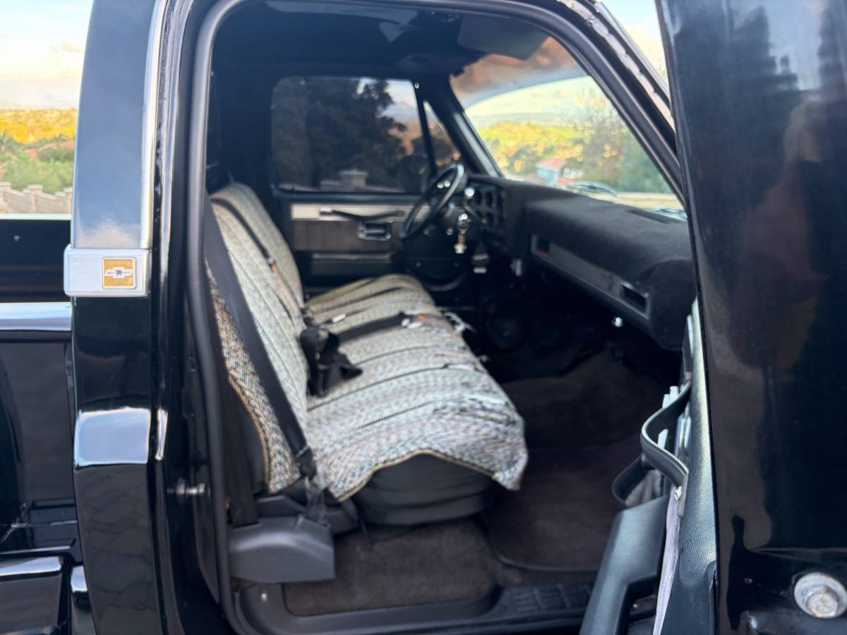 Chevrolet-c10-pickup-1987-black-20