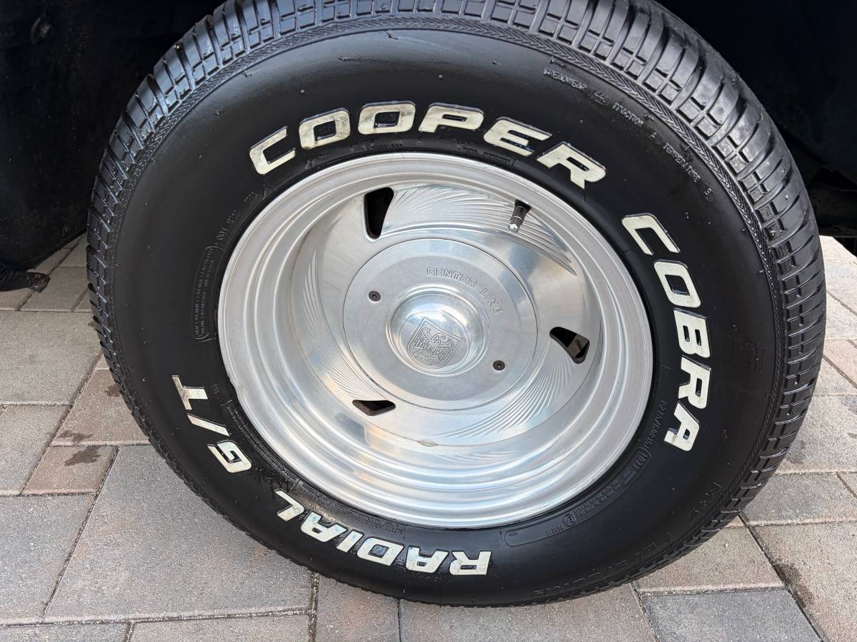 Chevrolet-c10-pickup-1987-black-23