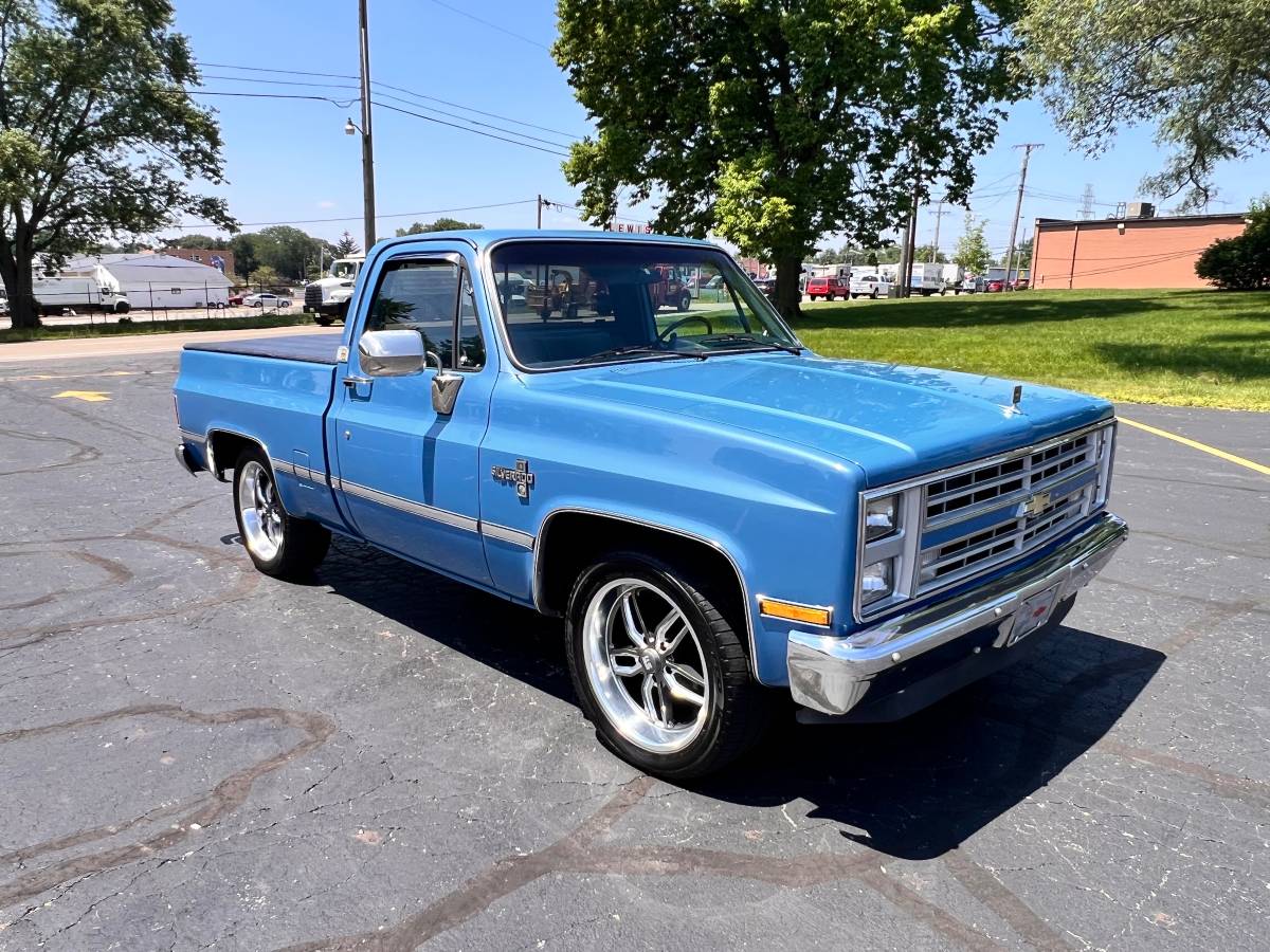 Chevrolet-c10-pickup-1987