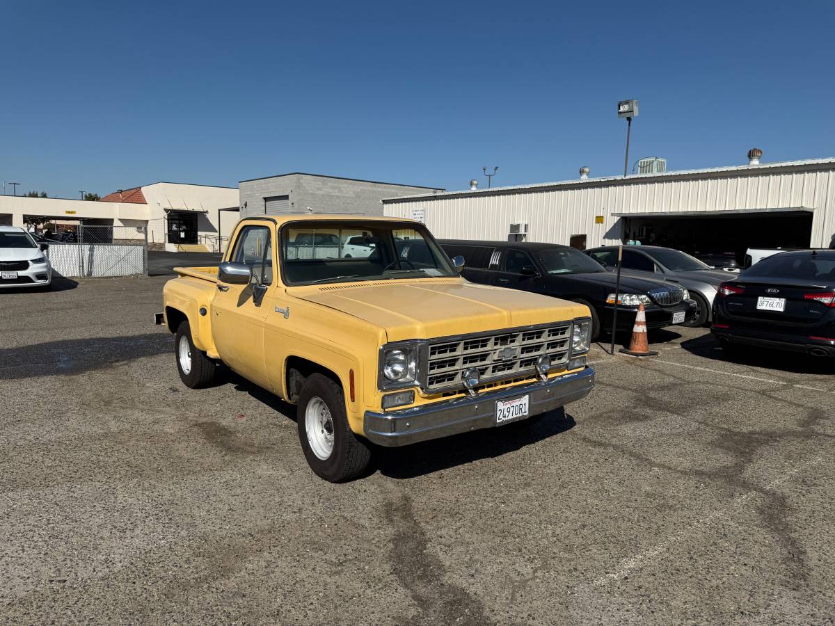 Chevrolet-c10-scottsdale-1977-yellow-16