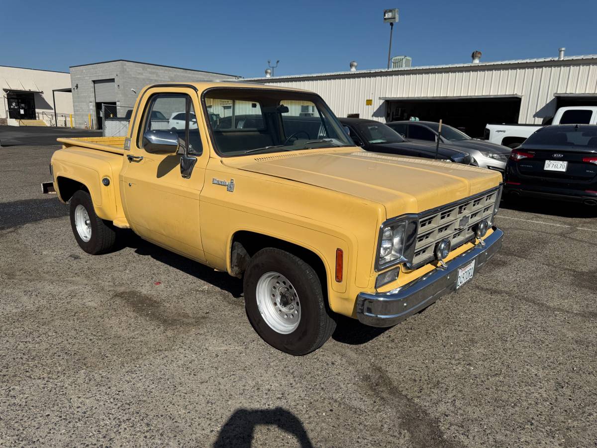Chevrolet-c10-scottsdale-1977-yellow-19